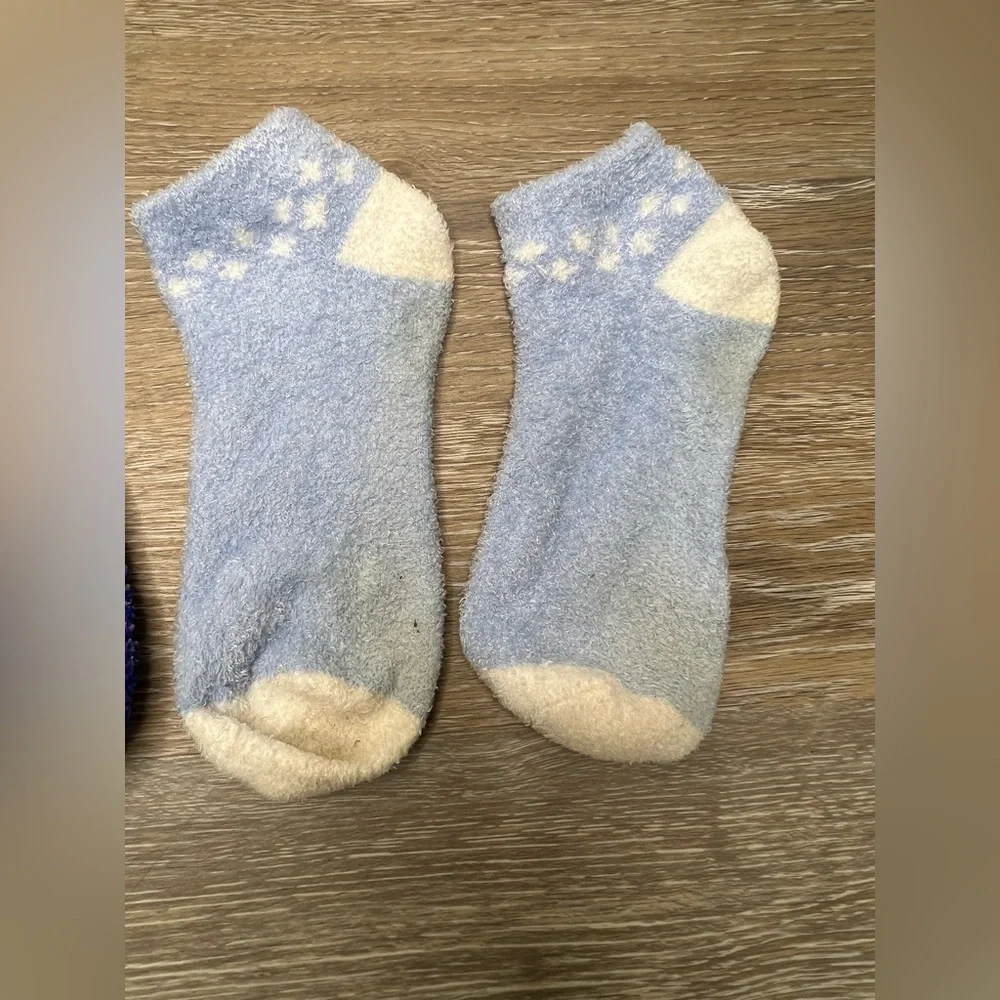 Set of 2 - Fuzzy Ankle Socks